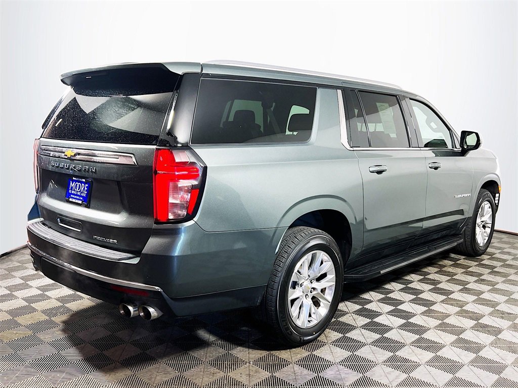 Used 2023 Chevrolet Suburban Premier image 8