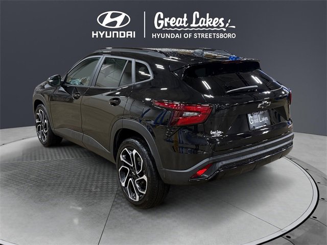 Used 2025 Chevrolet Trax RS w/ Sunroof Package image 3