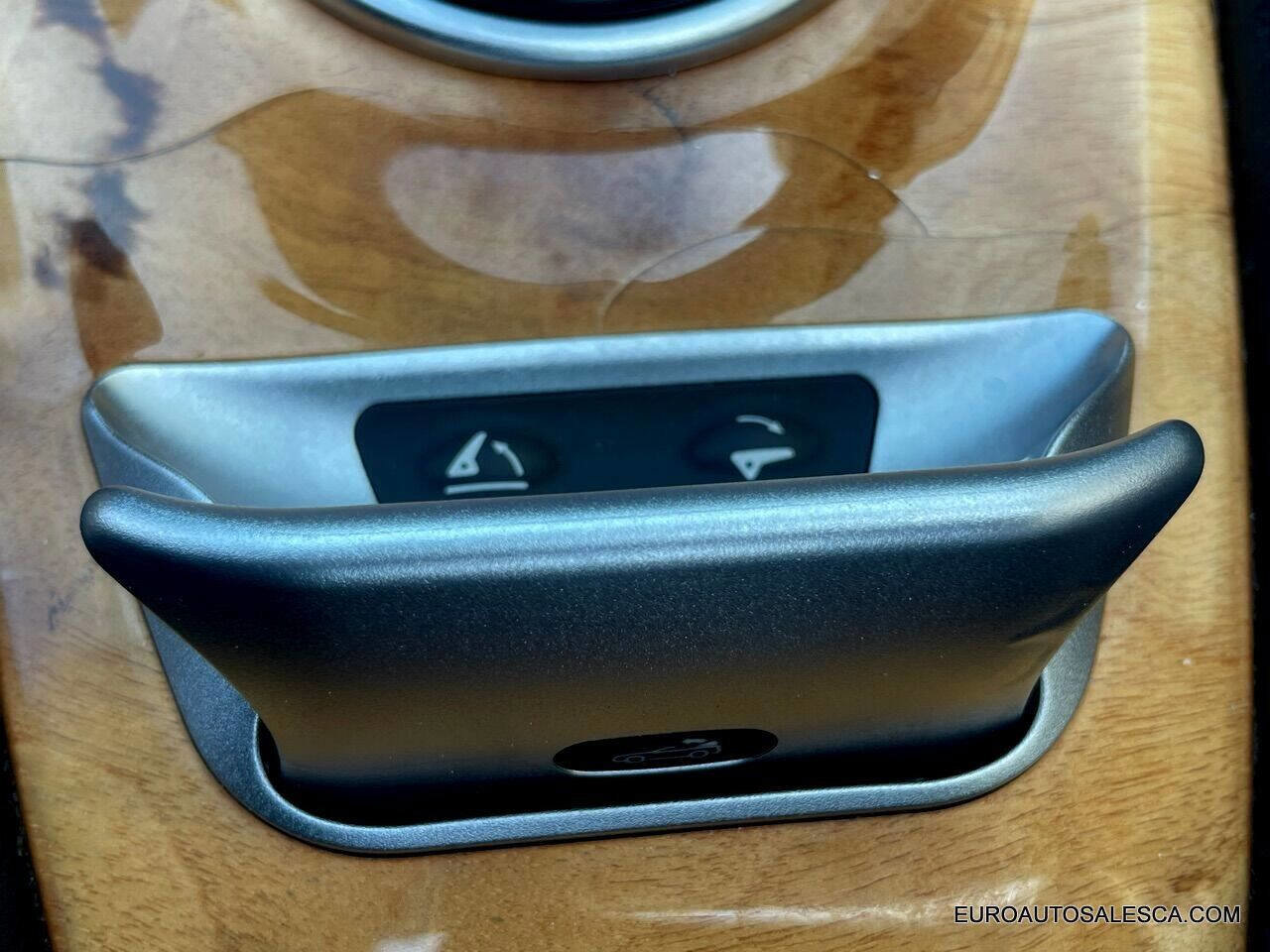 Used 2011 Mercedes-Benz SL 550 image 30