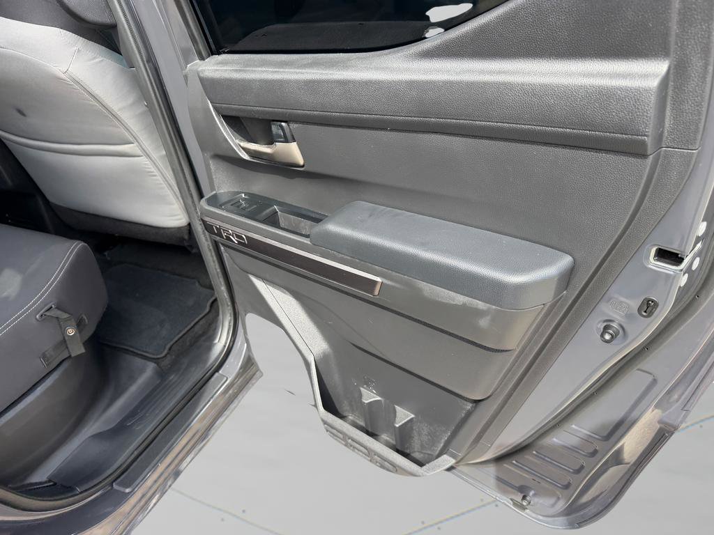 Used 2025 Toyota Tacoma TRD Off-Road image 9