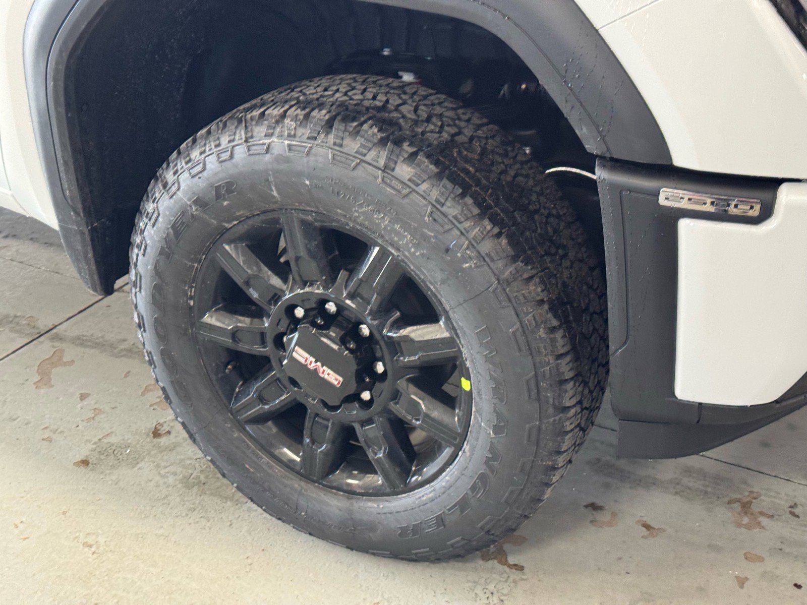 New 2026 GMC Sierra 2500 AT4 w/ AT4 Premium Plus Package image 4