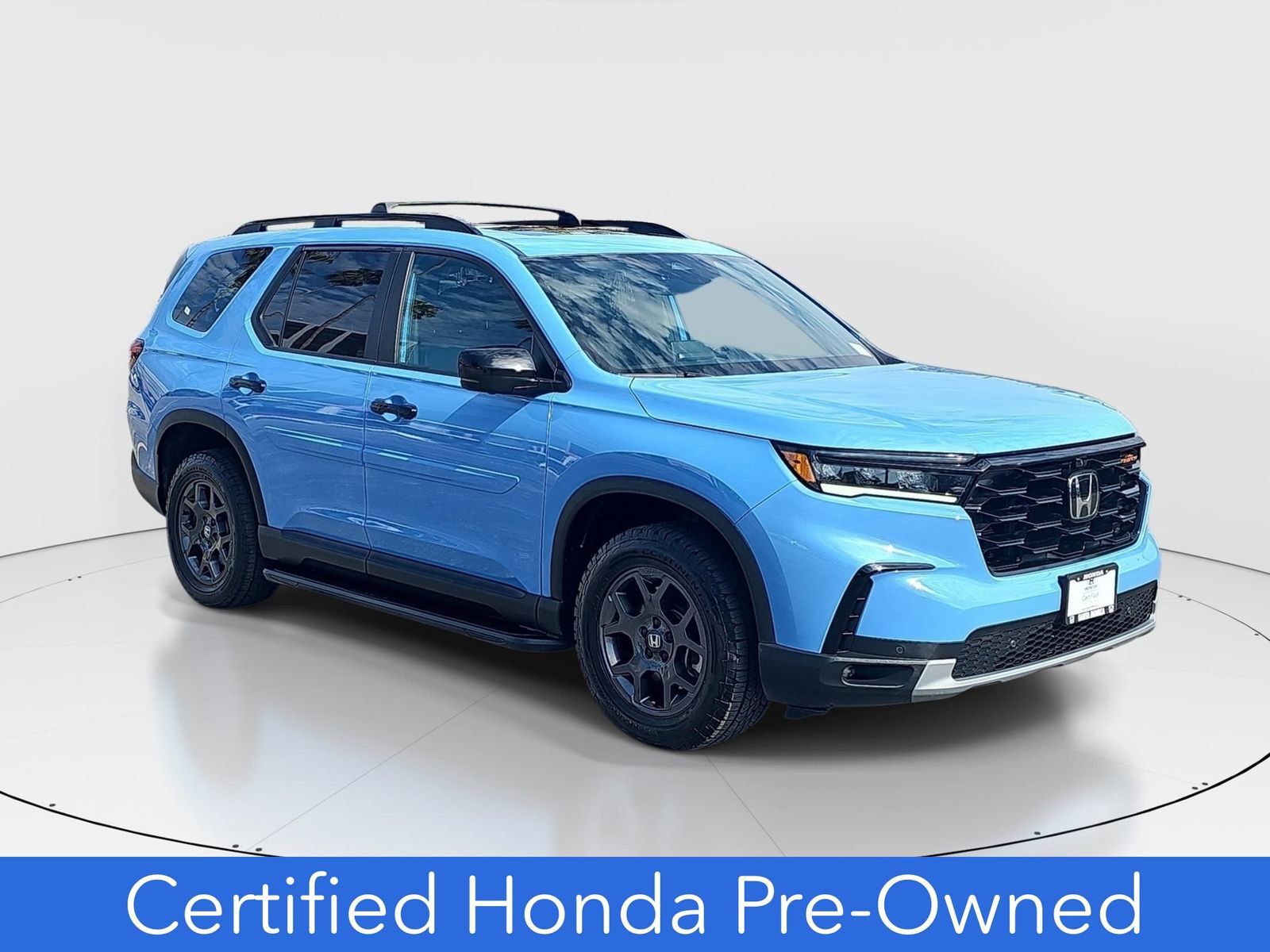 Certified 2024 Honda Pilot TrailSport image 3