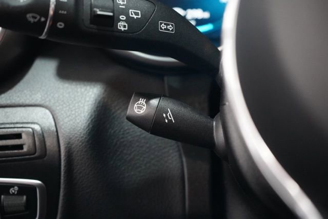 Used 2021 Mercedes-Benz GLC 300 4MATIC image 21