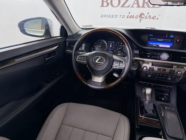 Used 2016 Lexus ES 350 w/ Luxury Package w/Wood Trim FWD image 28