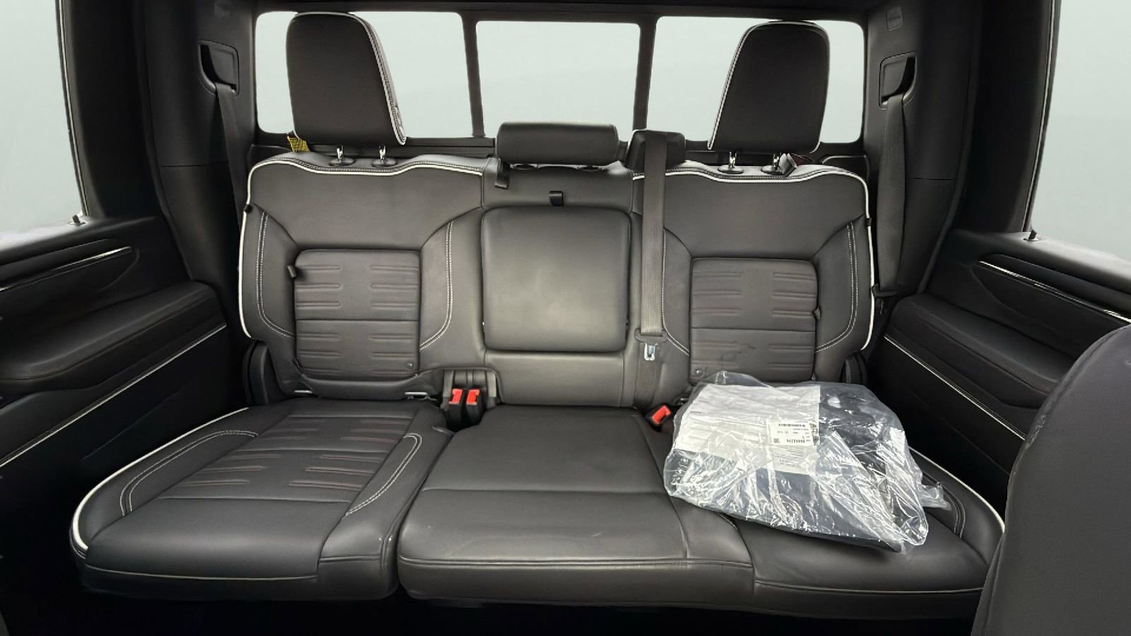 Used 2024 GMC Sierra 2500 AT4X image 26