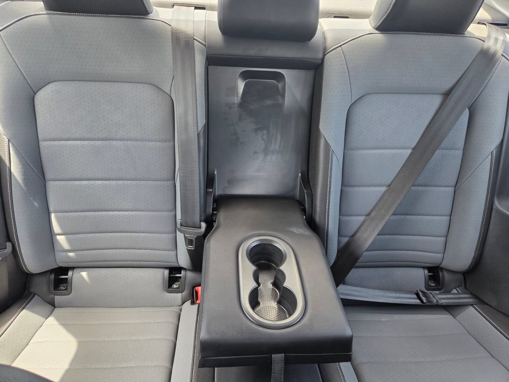 Used 2025 Volkswagen Jetta SE FWD image 28