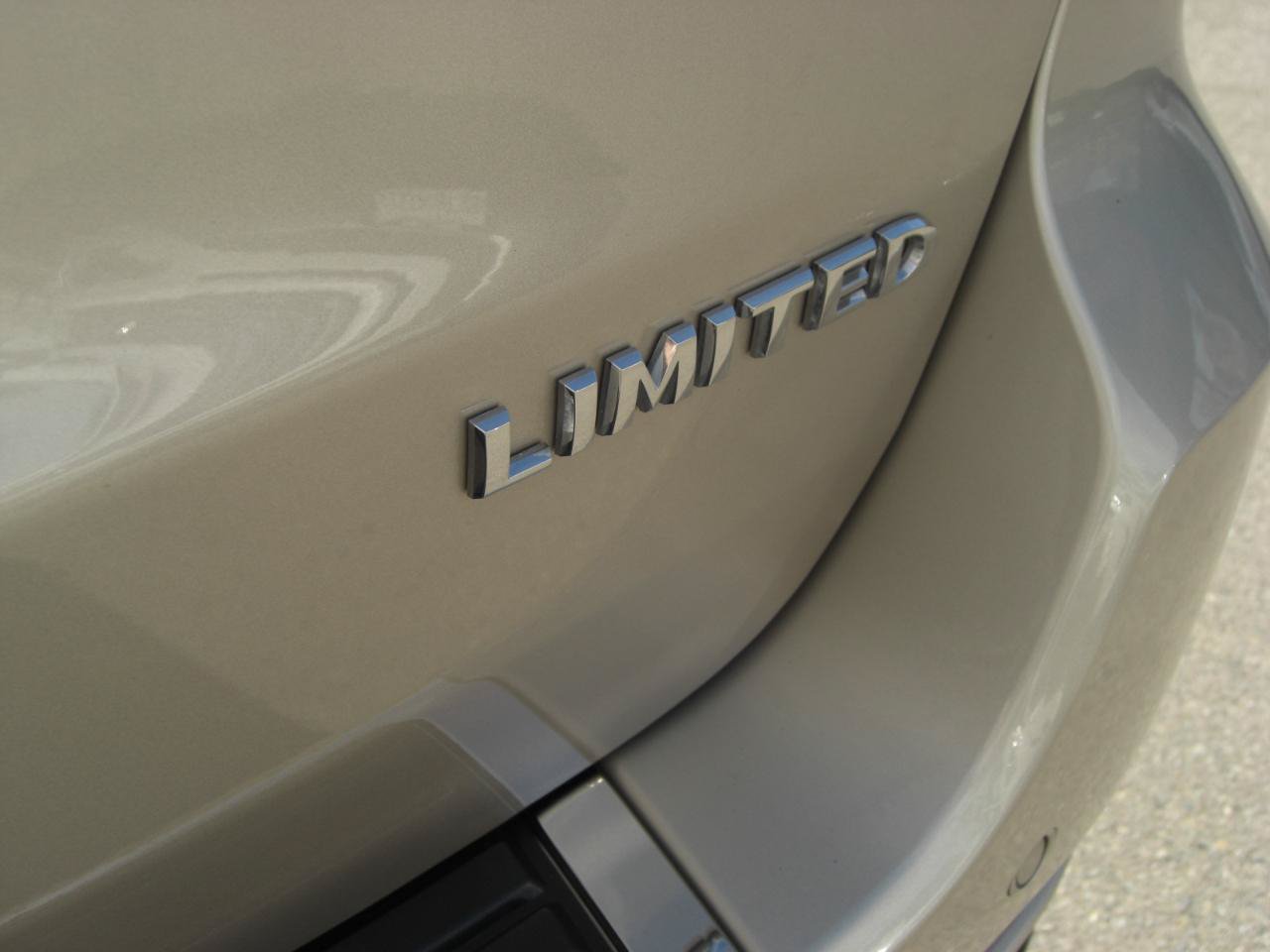 Used 2014 Jeep Grand Cherokee Limited w/ Trailer Tow Group IV AWD/4WD image 15