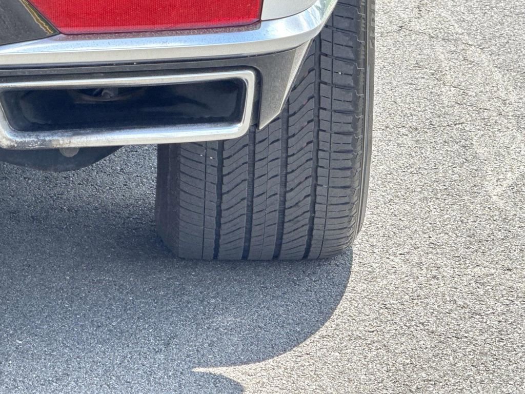 Used 2024 Cadillac Escalade Premium Luxury Platinum w/ LPO, Floor Liner Package image 17