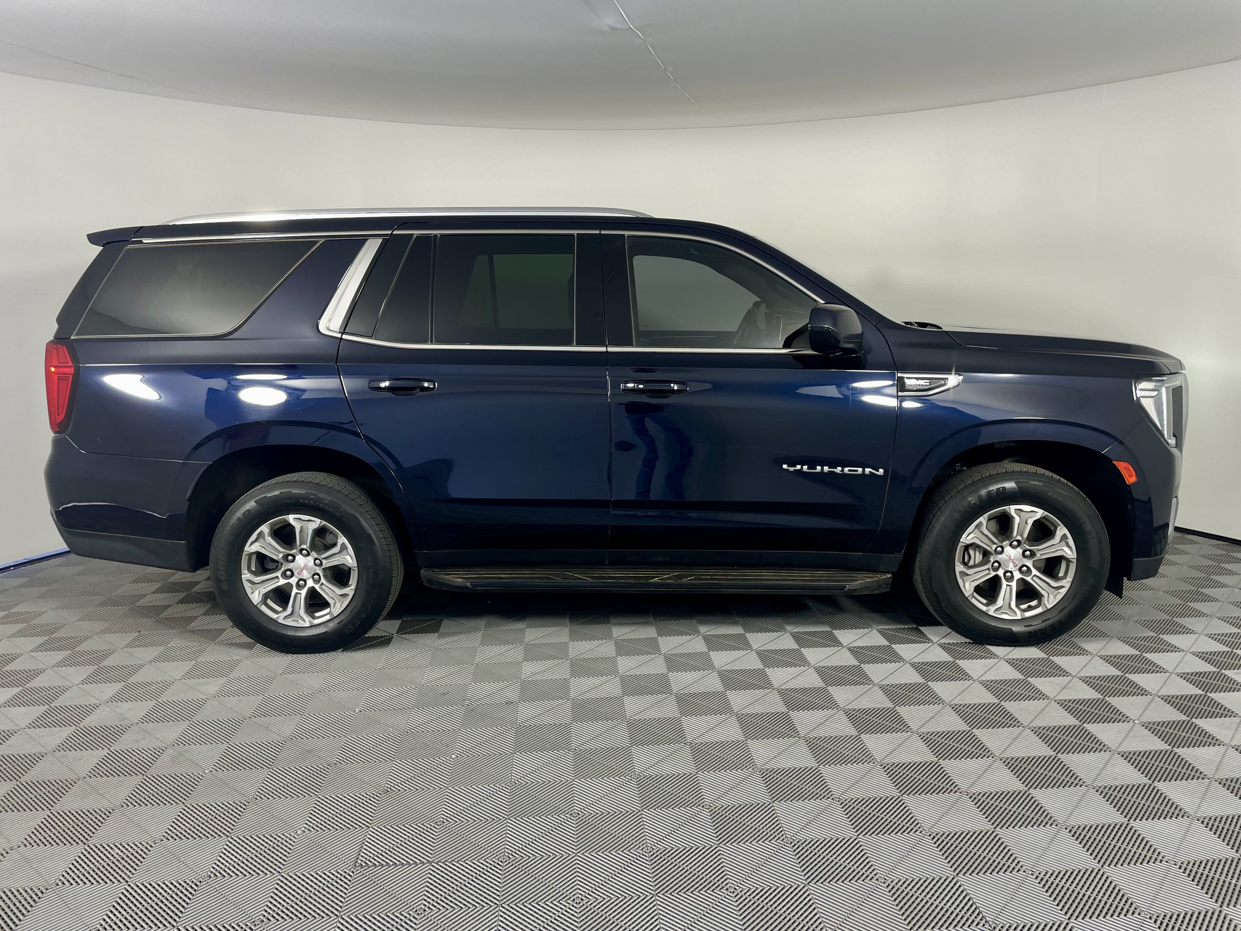 Used 2021 GMC Yukon SLE AWD/4WD image 6