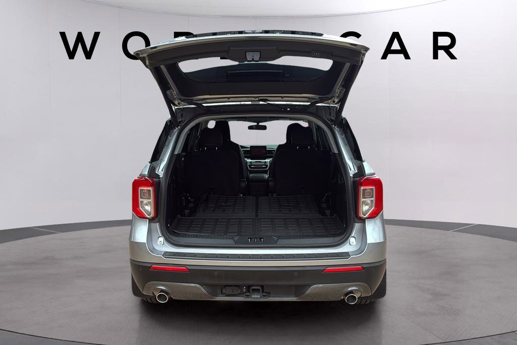 Used 2022 Ford Explorer XLT w/ Equipment Group 202A image 18