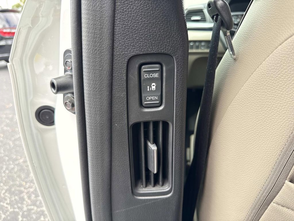 Used 2021 Honda Odyssey Elite image 13