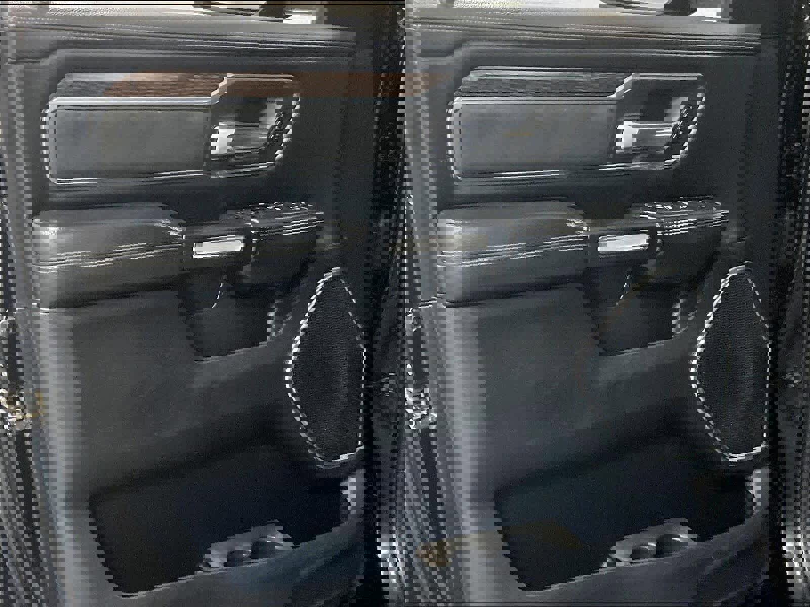 Used 2019 RAM 1500 Laramie image 9