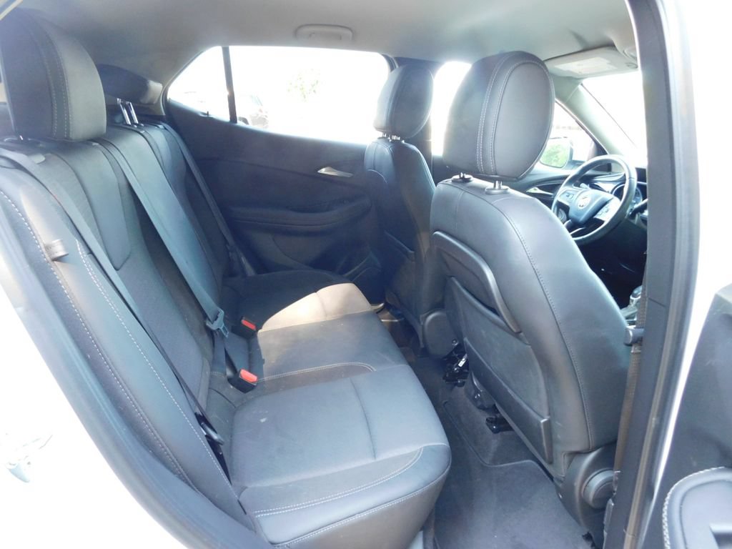 Certified 2022 Buick Encore GX Preferred w/ Sport Touring Package FWD image 5