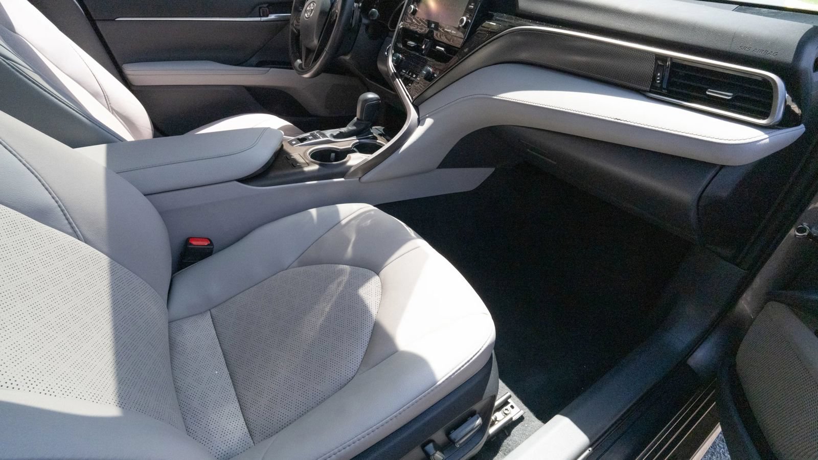 Used 2023 Toyota Camry XSE FWD image 12