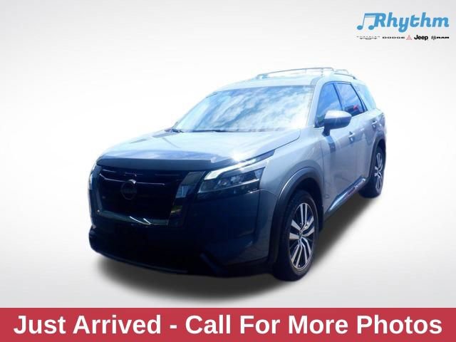 Used 2023 Nissan Pathfinder Platinum FWD image 1