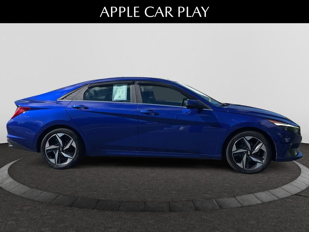 Used 2022 Hyundai Elantra Limited w/ Preferred Accessory Package FWD image 5