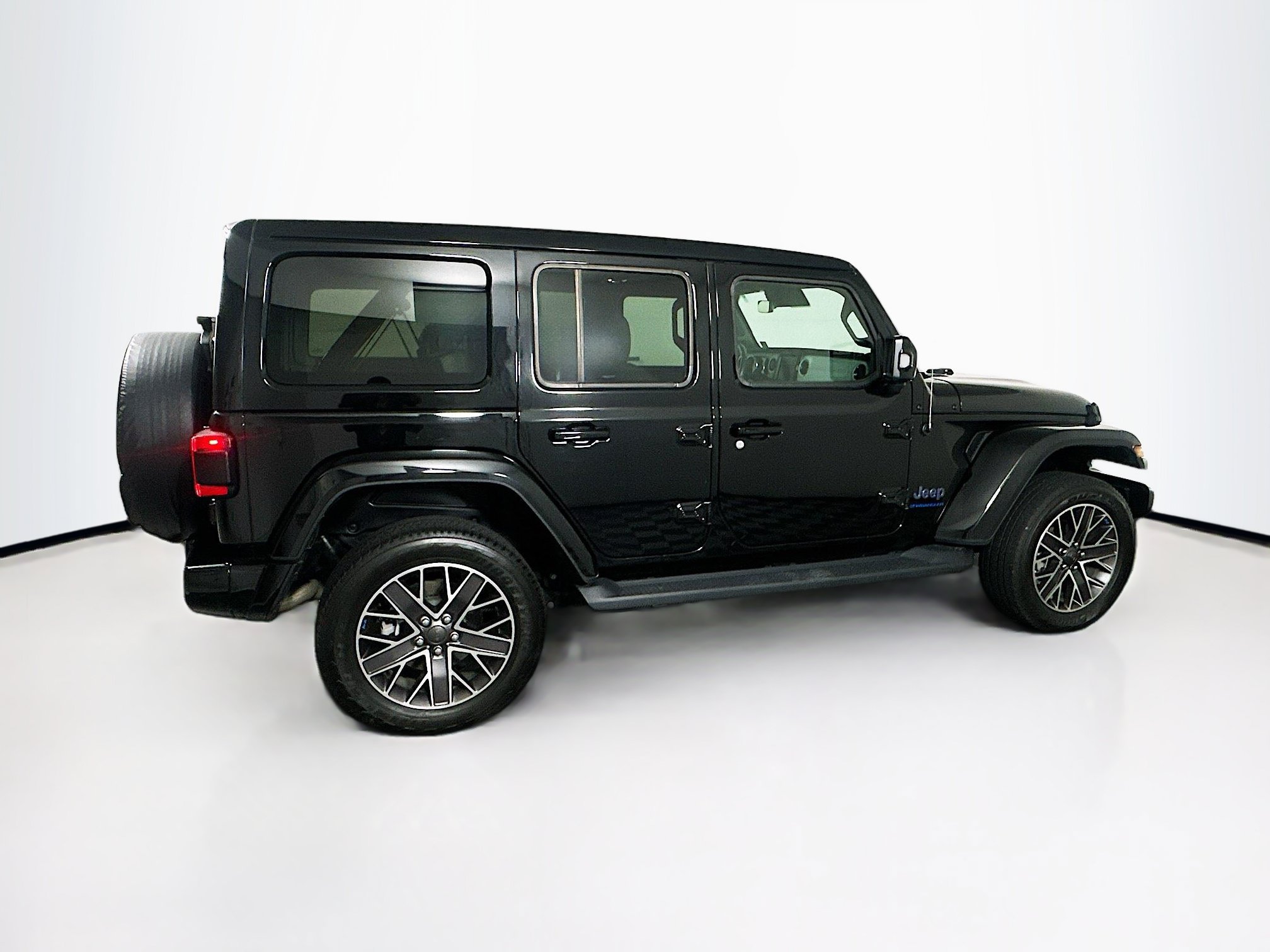 Used 2023 Jeep Wrangler Unlimited Sahara AWD/4WD image 10