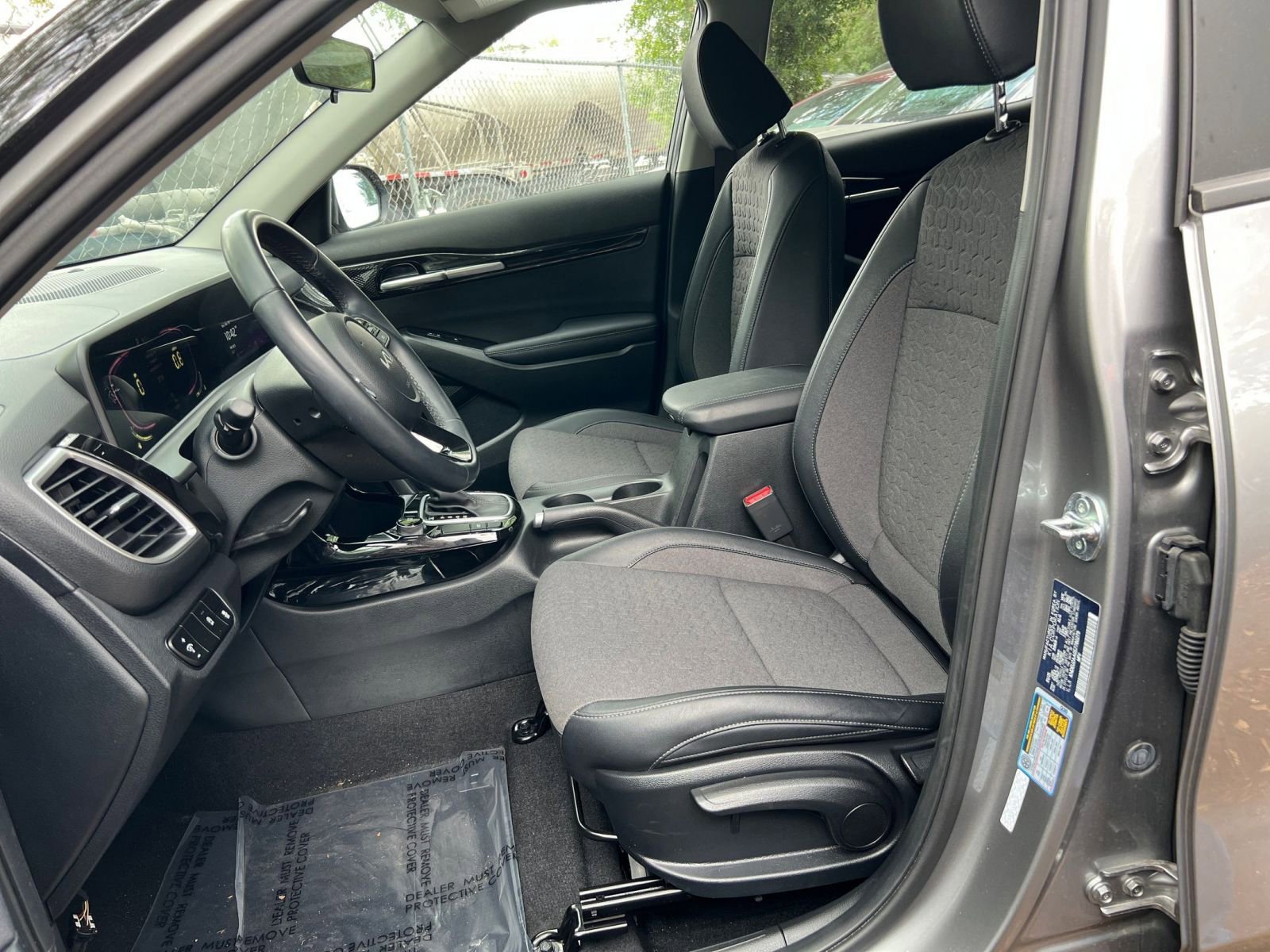 Used 2025 Kia Seltos S image 28