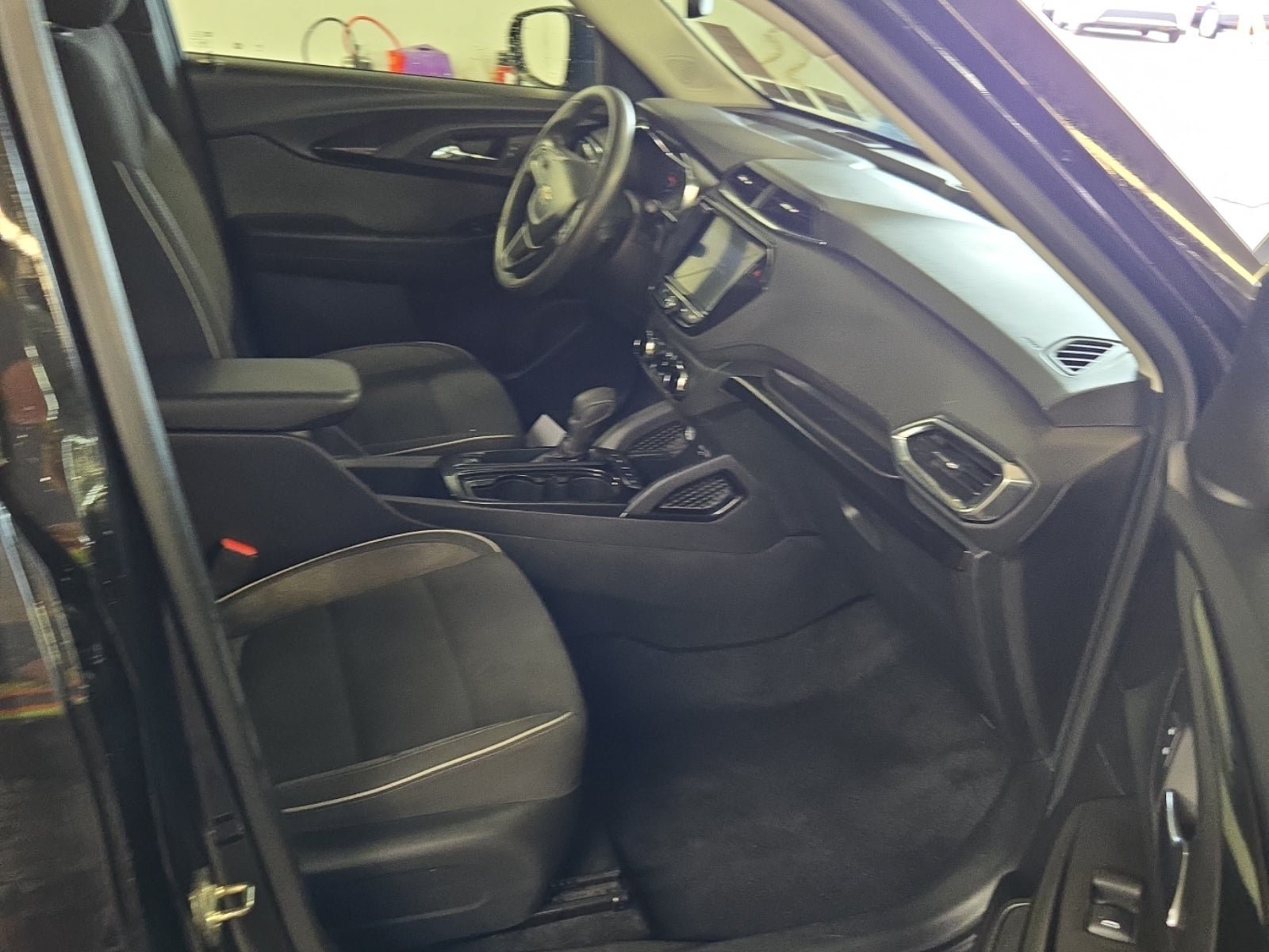 Used 2021 Chevrolet TrailBlazer LT w/ Convenience Package AWD/4WD image 10