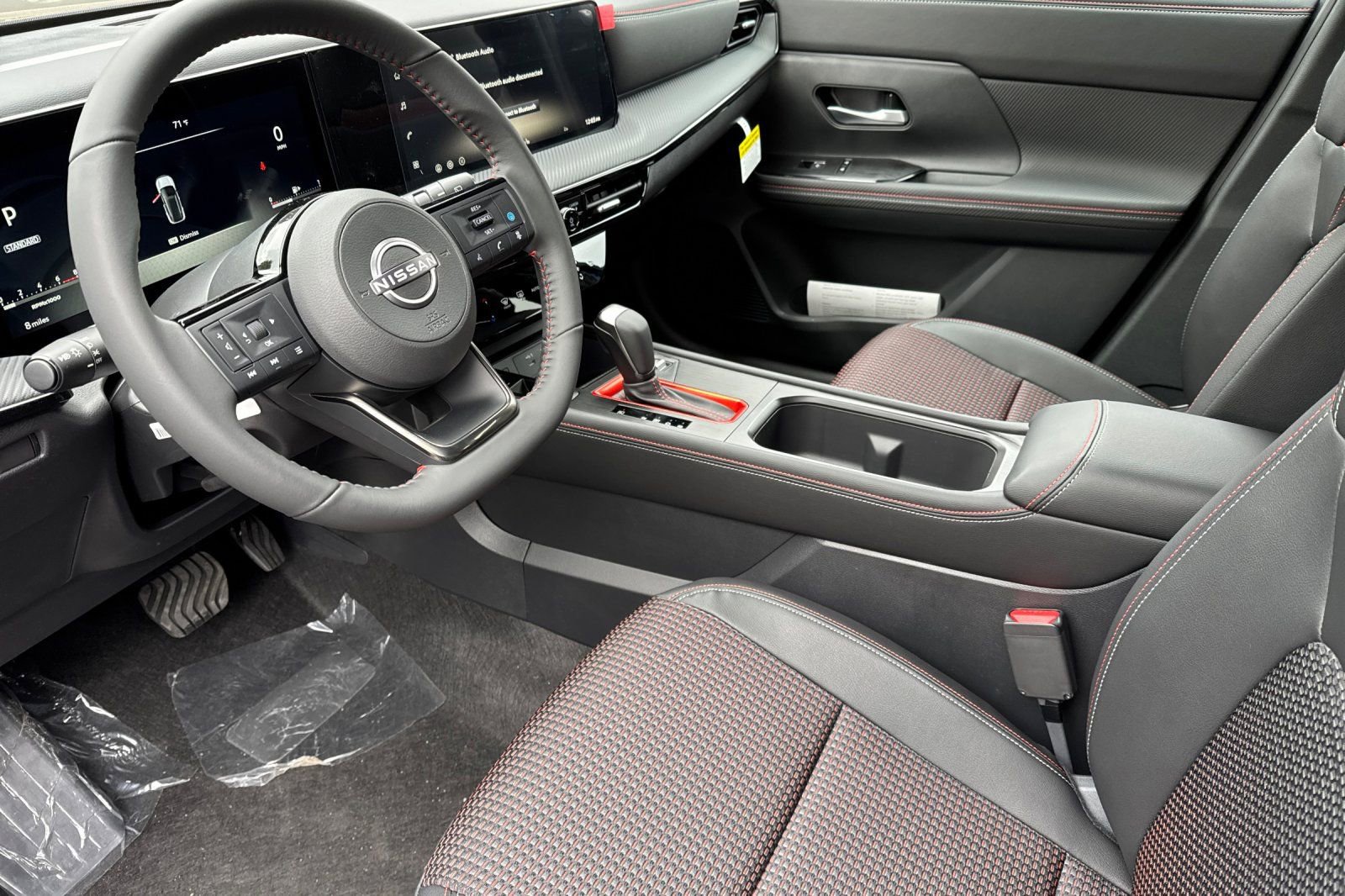 New 2026 Nissan Kicks SR w/ Cold Weather Package image 7