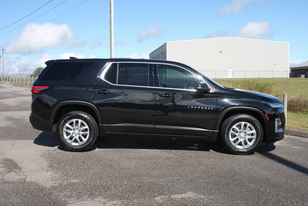 Used 2023 Chevrolet Traverse LS image 18