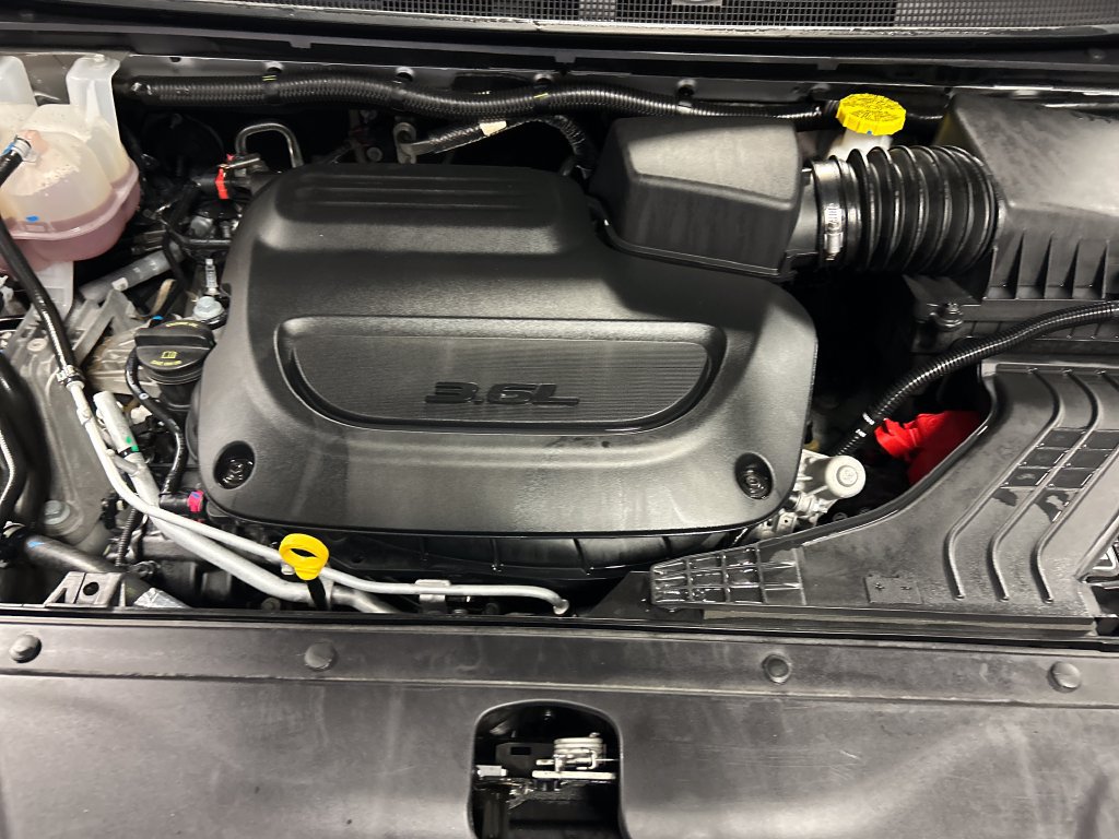 Used 2026 Chrysler Pacifica Select FWD image 27