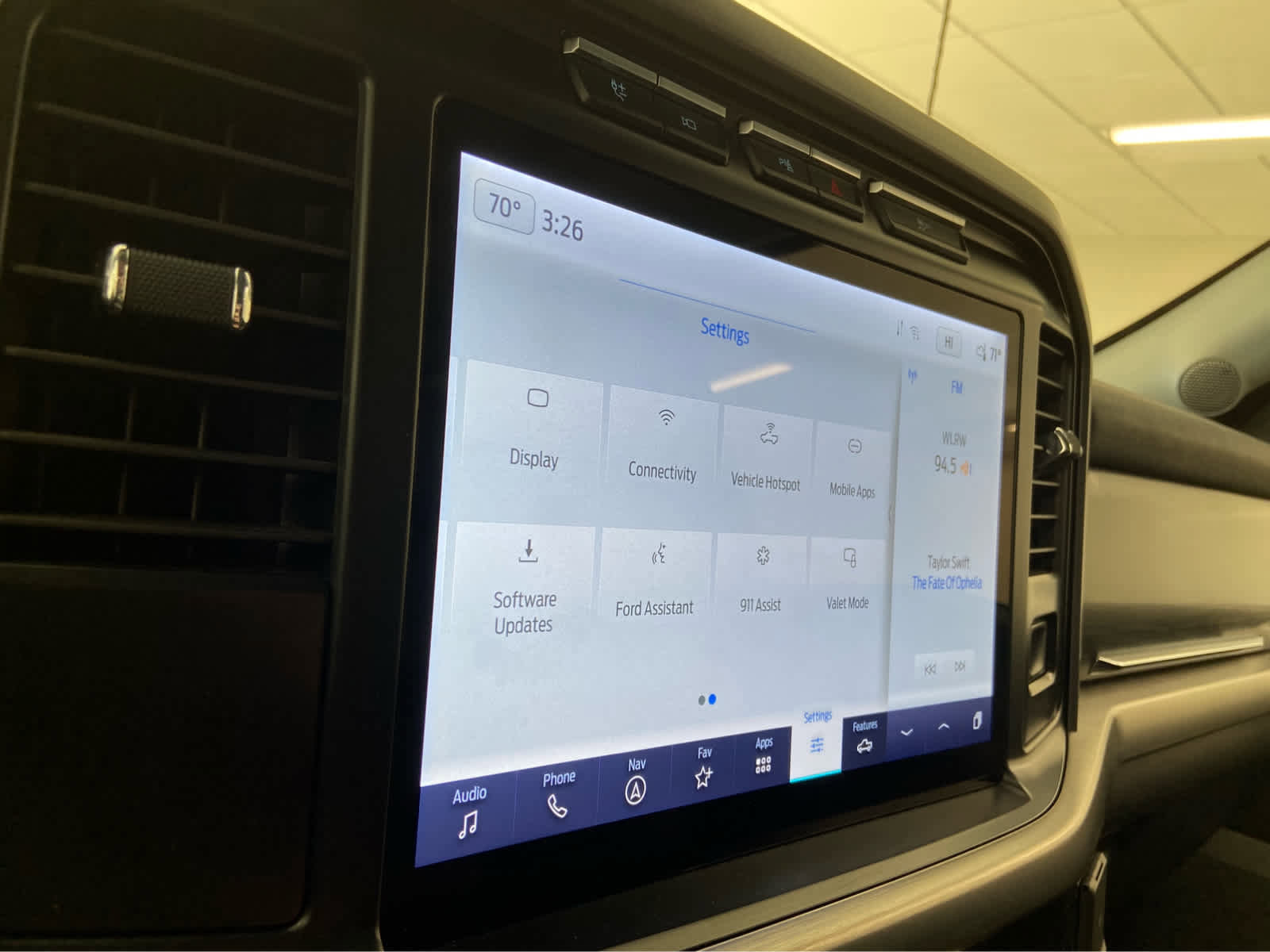 Used 2023 Ford F150 Lariat w/ Equipment Group 502A High image 29