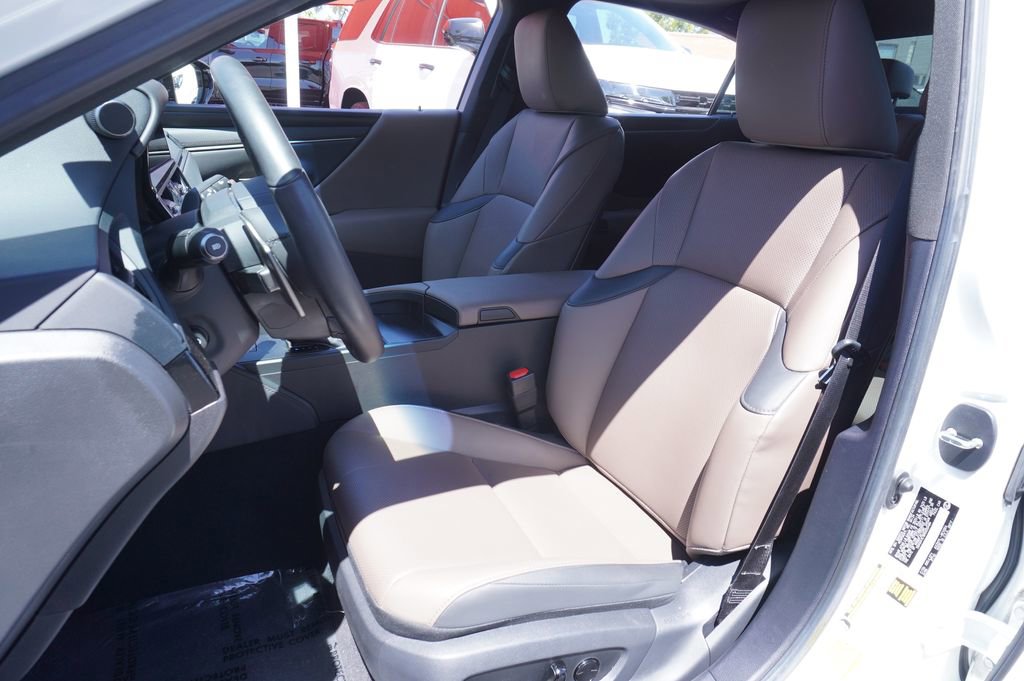 Used 2024 Lexus ES 300h w/ Premium Package image 14