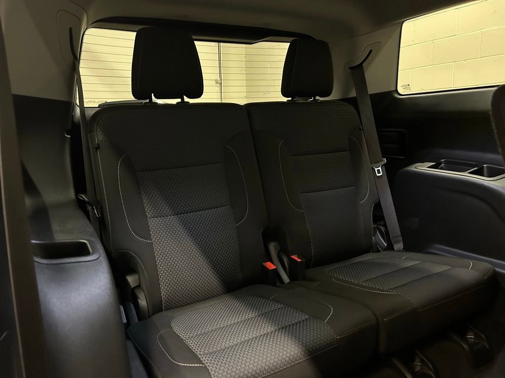 Used 2022 GMC Acadia SLE w/ Driver Convenience Package FWD image 10