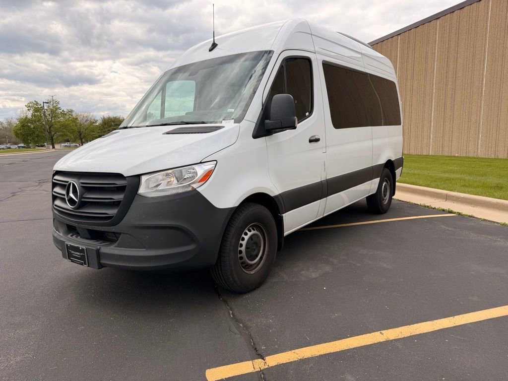 Used 2024 Mercedes-Benz Sprinter 2500 image 2