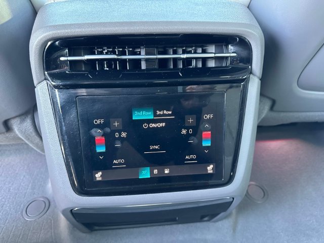 Certified 2026 Cadillac Escalade IQL Sport 1 w/ LPO, Floor Liner Package AWD/4WD image 15