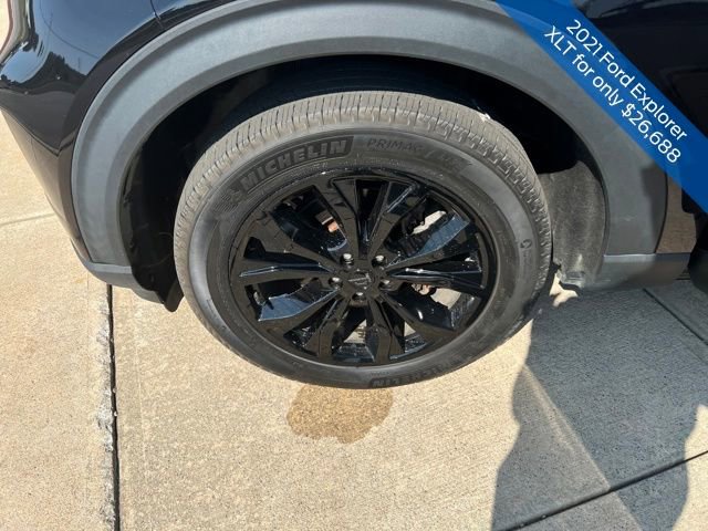 Used 2021 Ford Explorer XLT image 24