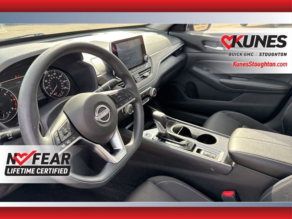 Used 2024 Nissan Altima 2.5 SV image 23
