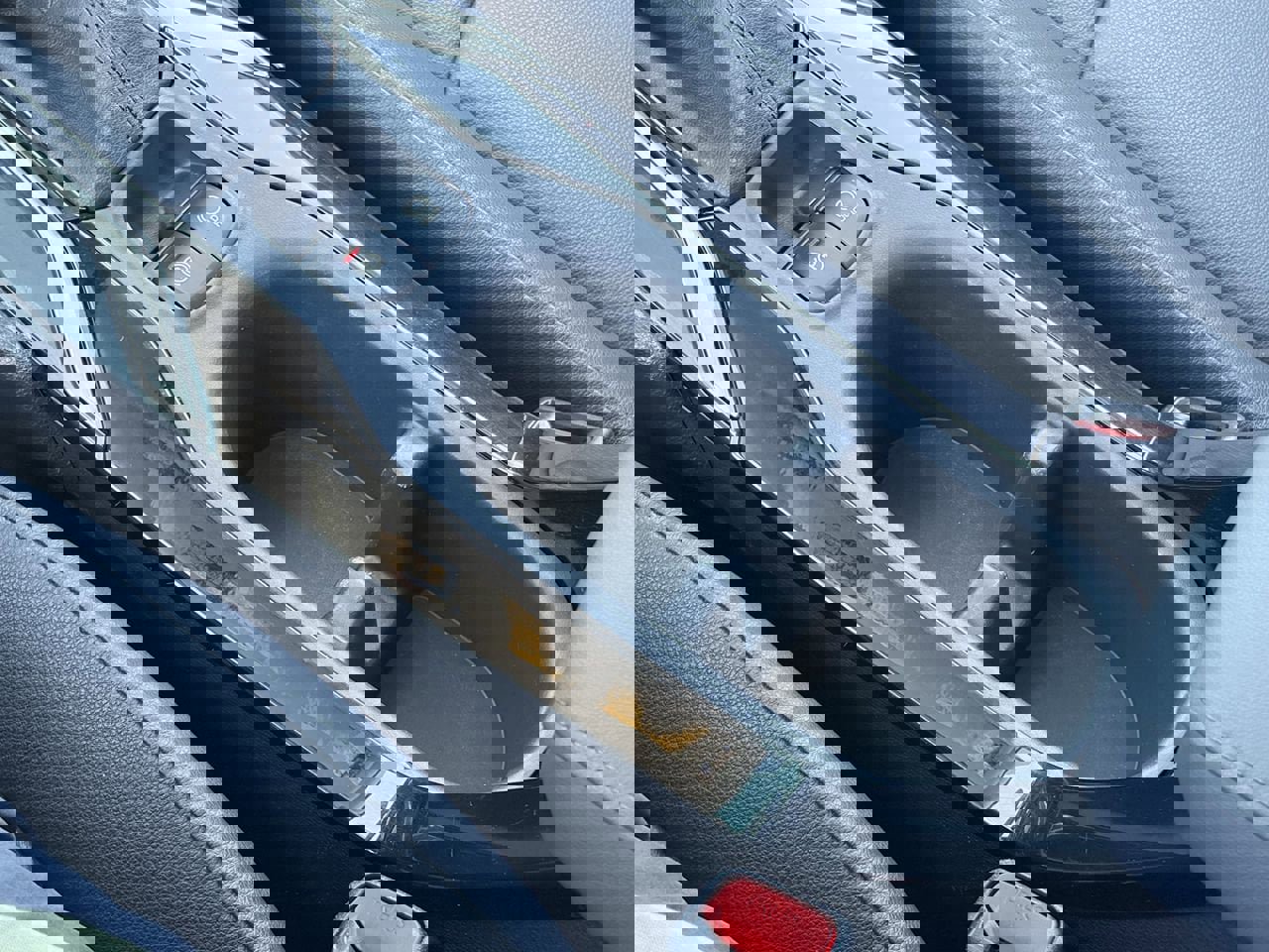 Used 2024 Toyota Corolla Cross XLE w/ Convenience Package image 31