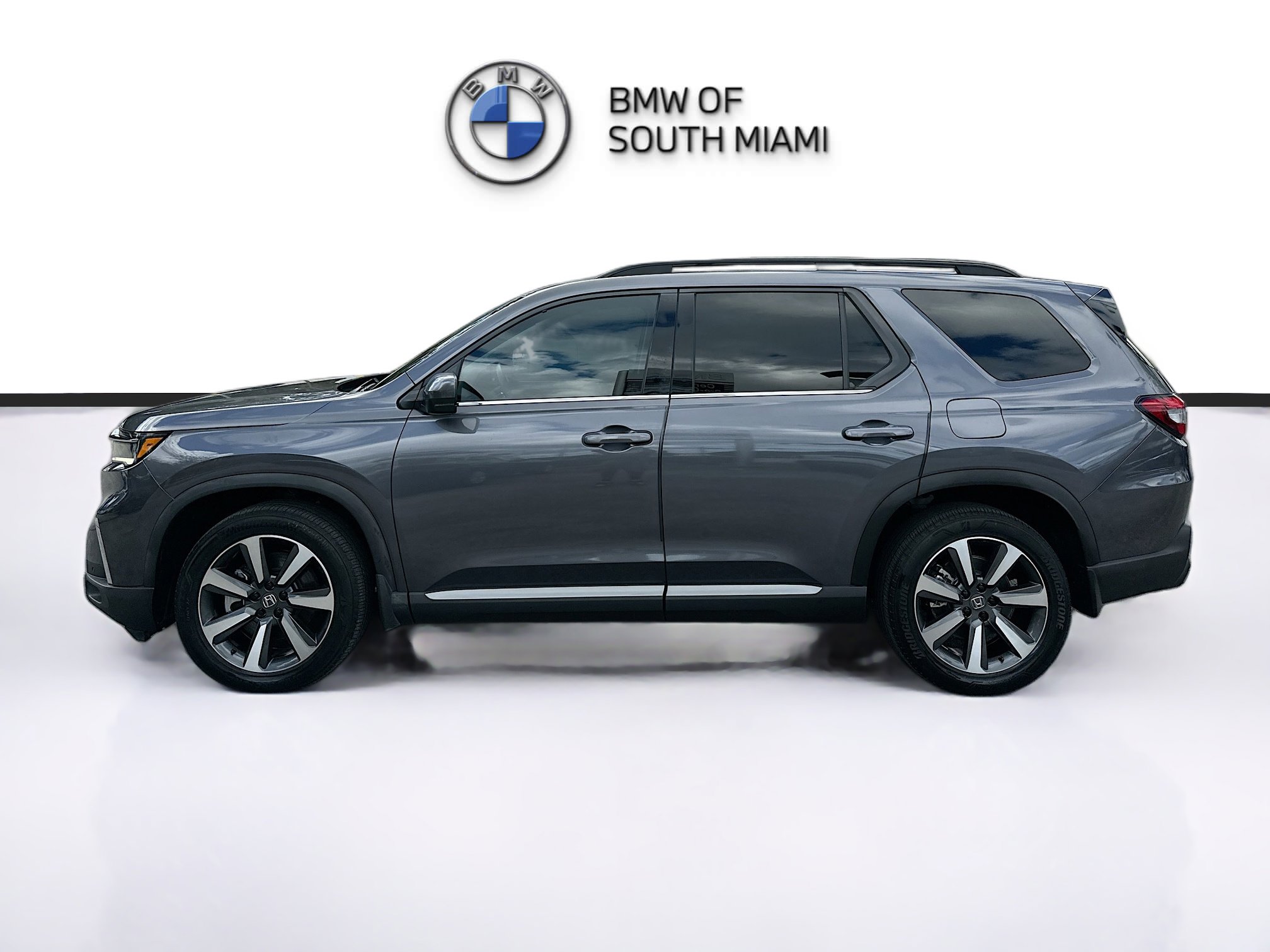 Used 2023 Honda Pilot Touring image 4