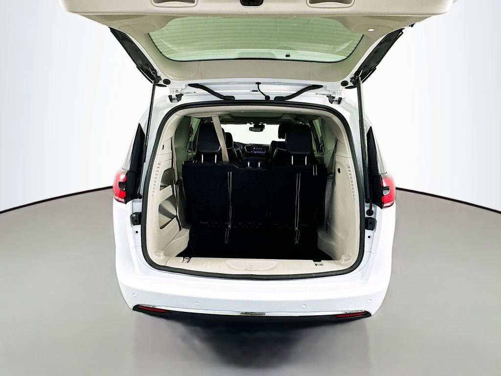 Used 2023 Chrysler Pacifica Limited image 28