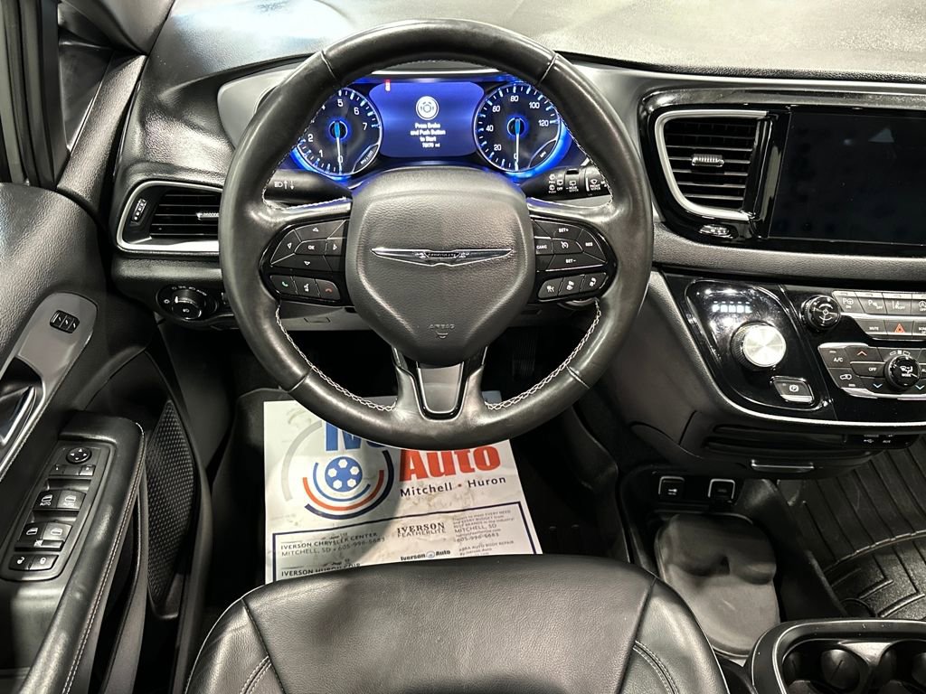 Used 2020 Chrysler Pacifica Touring-L w/ Advanced Safetytec Group image 26
