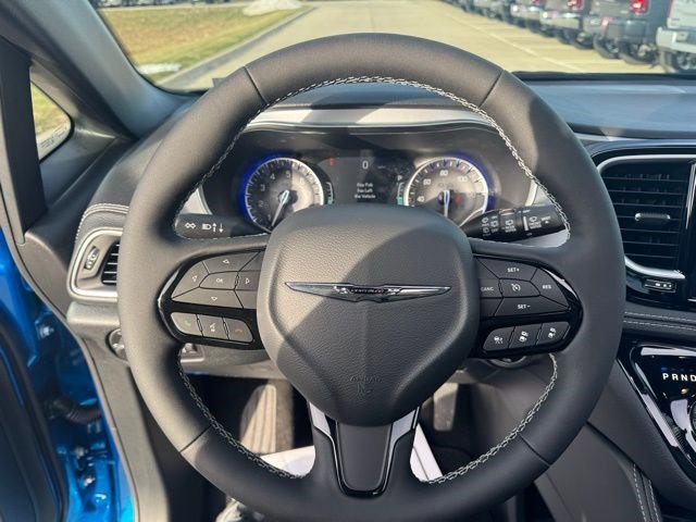 New 2026 Chrysler Pacifica Limited w/ S Appearance Package image 17