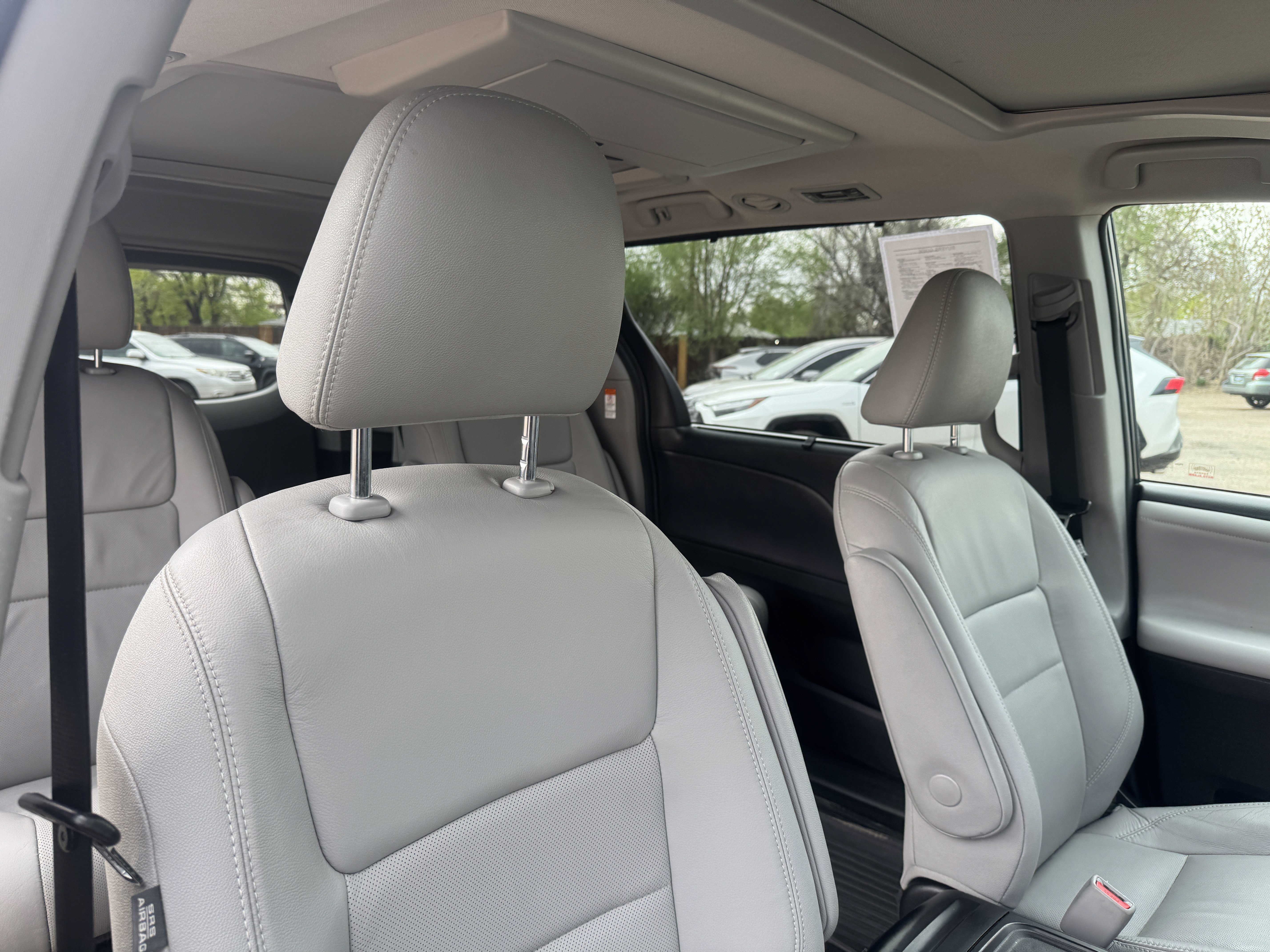 Used 2017 Toyota Sienna Limited Premium image 21