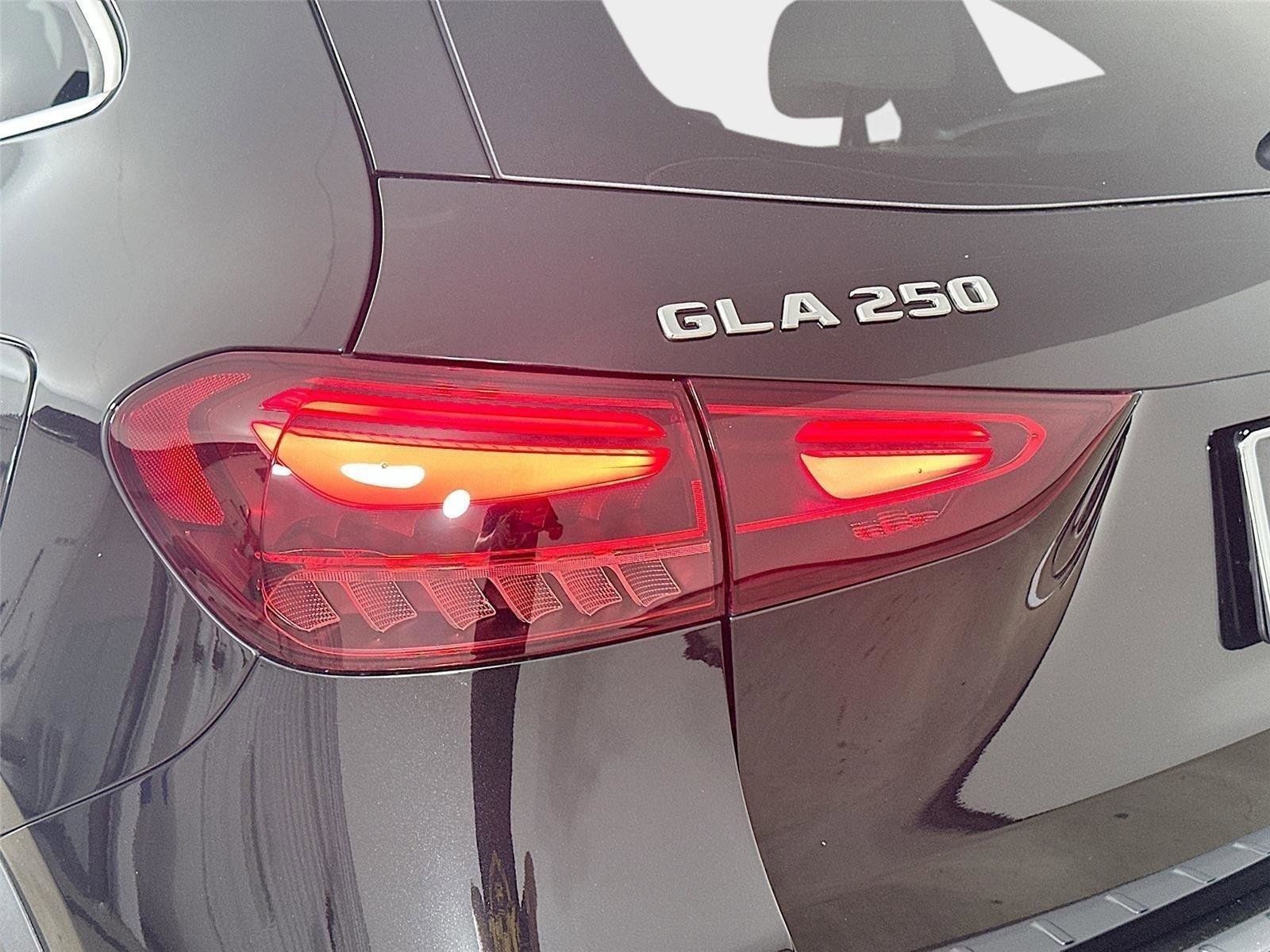 Certified 2026 Mercedes-Benz GLA 250 4MATIC image 42