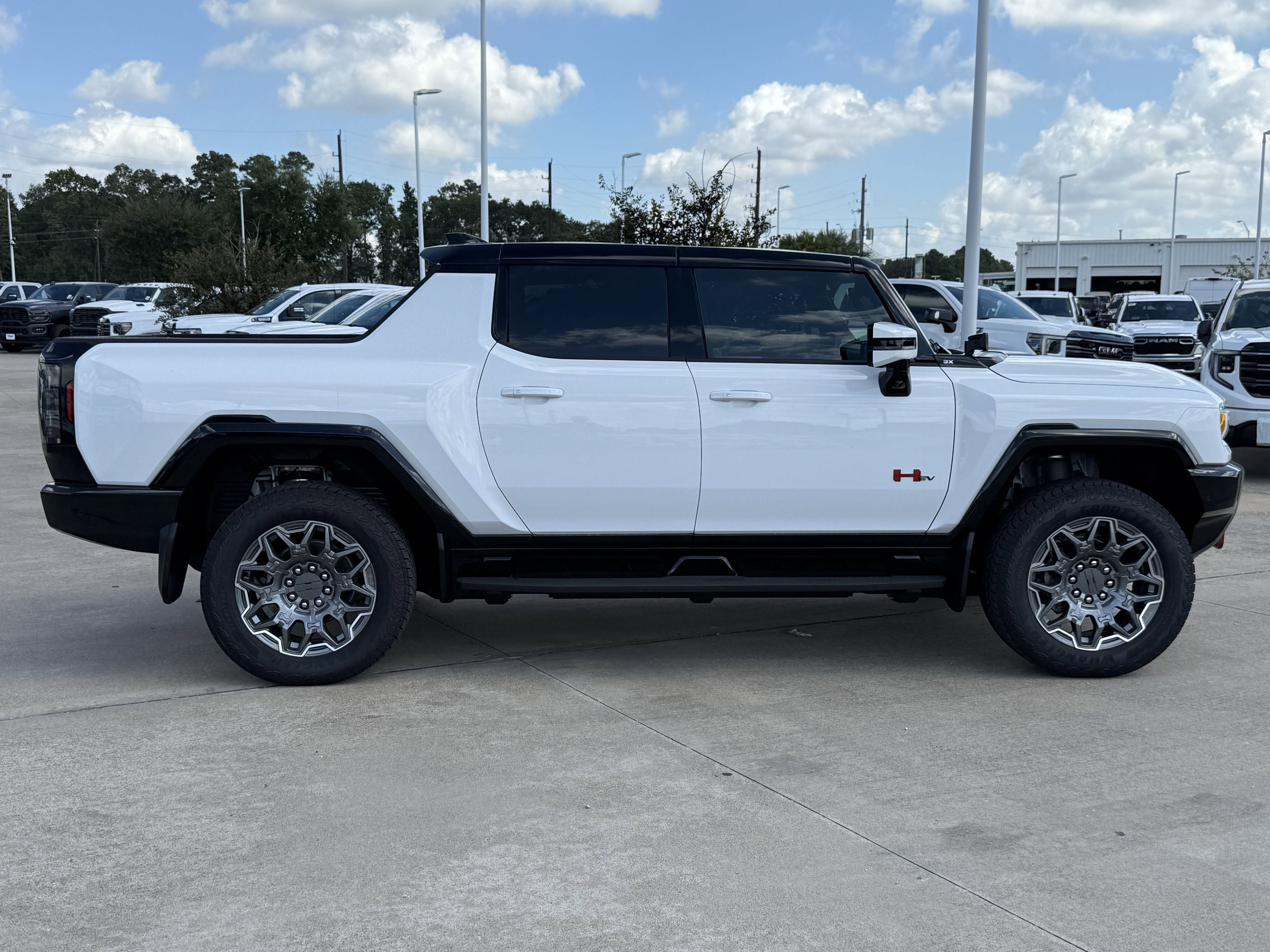 New 2025 GMC Hummer EV 3X w/ LPO, Illumination Package image 3