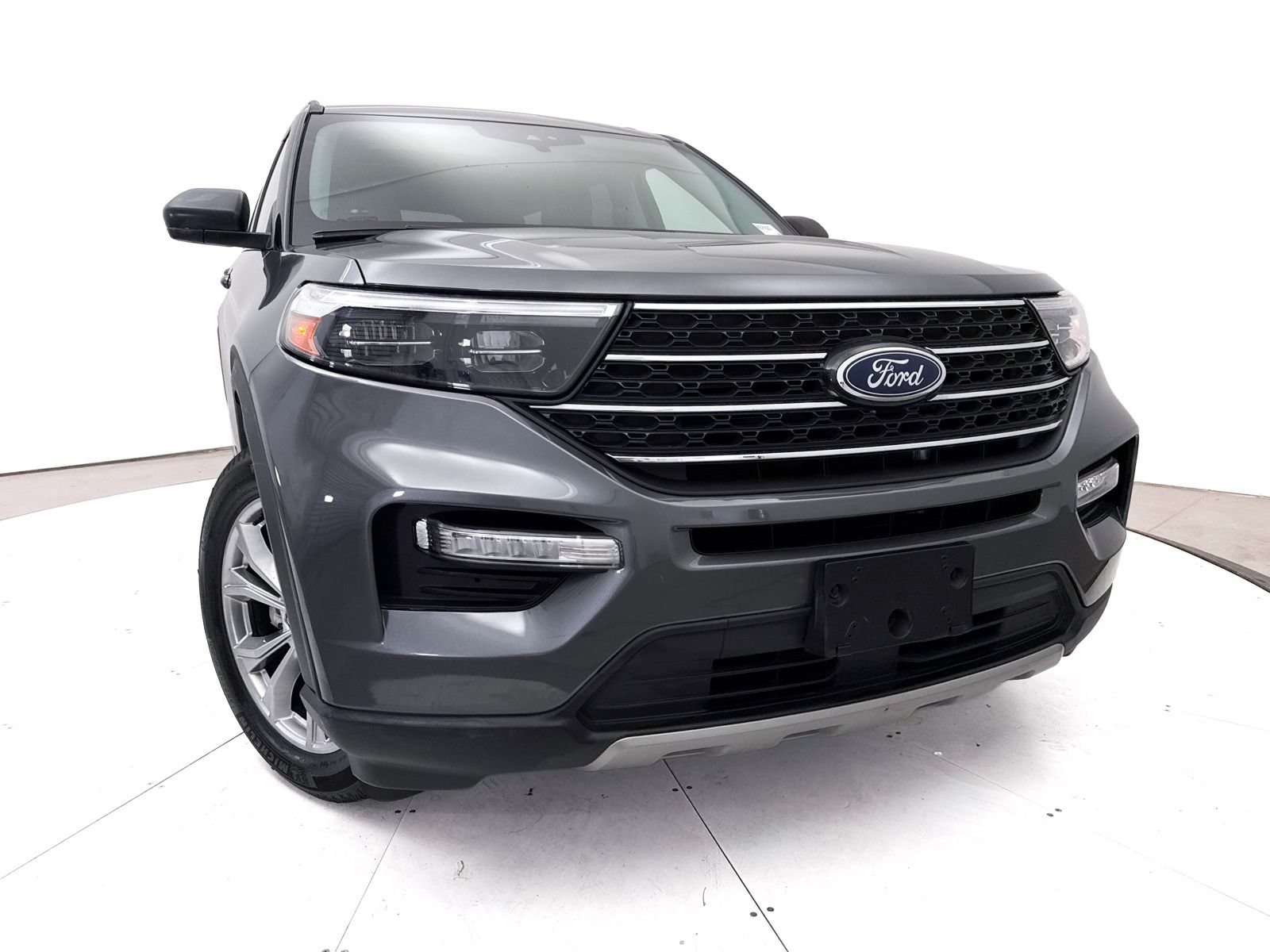 Used 2022 Ford Explorer XLT w/ Equipment Group 202A AWD/4WD image 7