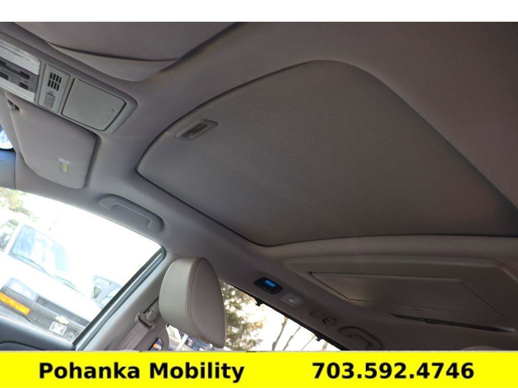 Used 2012 Honda Odyssey Touring image 22
