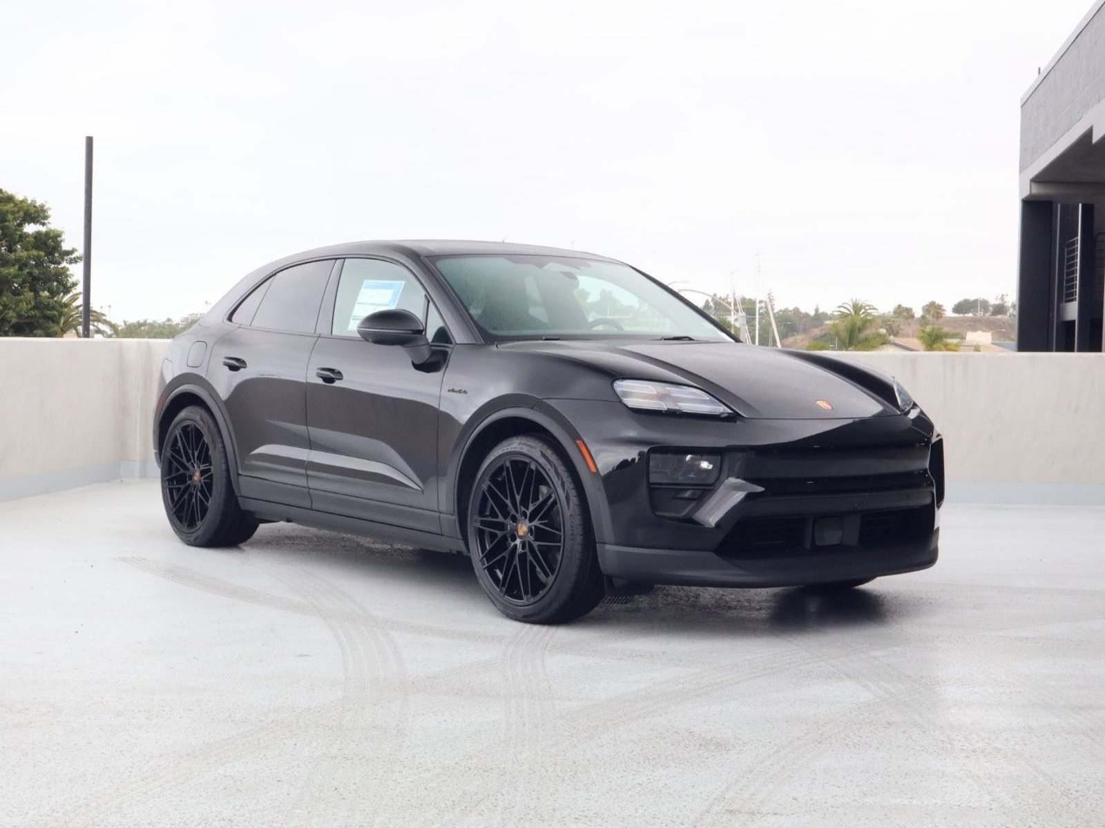 New 2026 Porsche Macan Electric RWD image 7