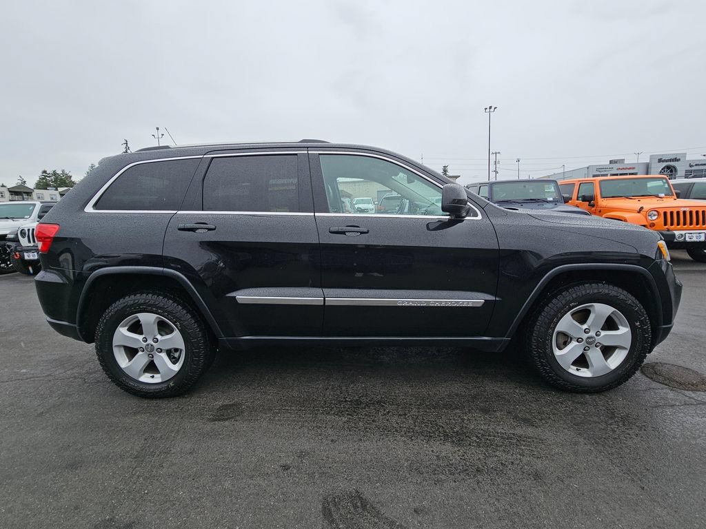Used 2011 Jeep Grand Cherokee Laredo AWD/4WD image 9