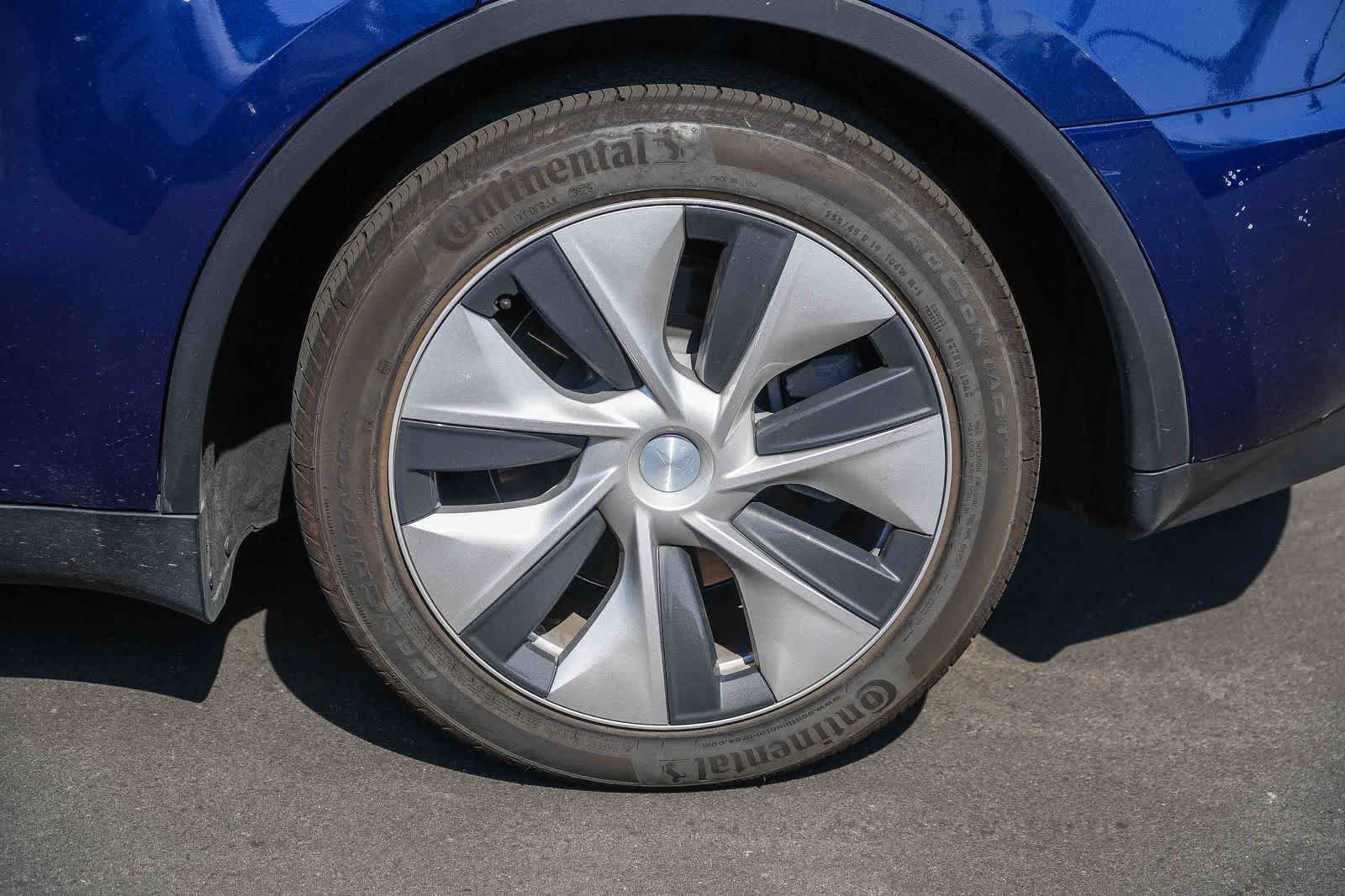 Used 2023 Tesla Model Y 2WD image 11