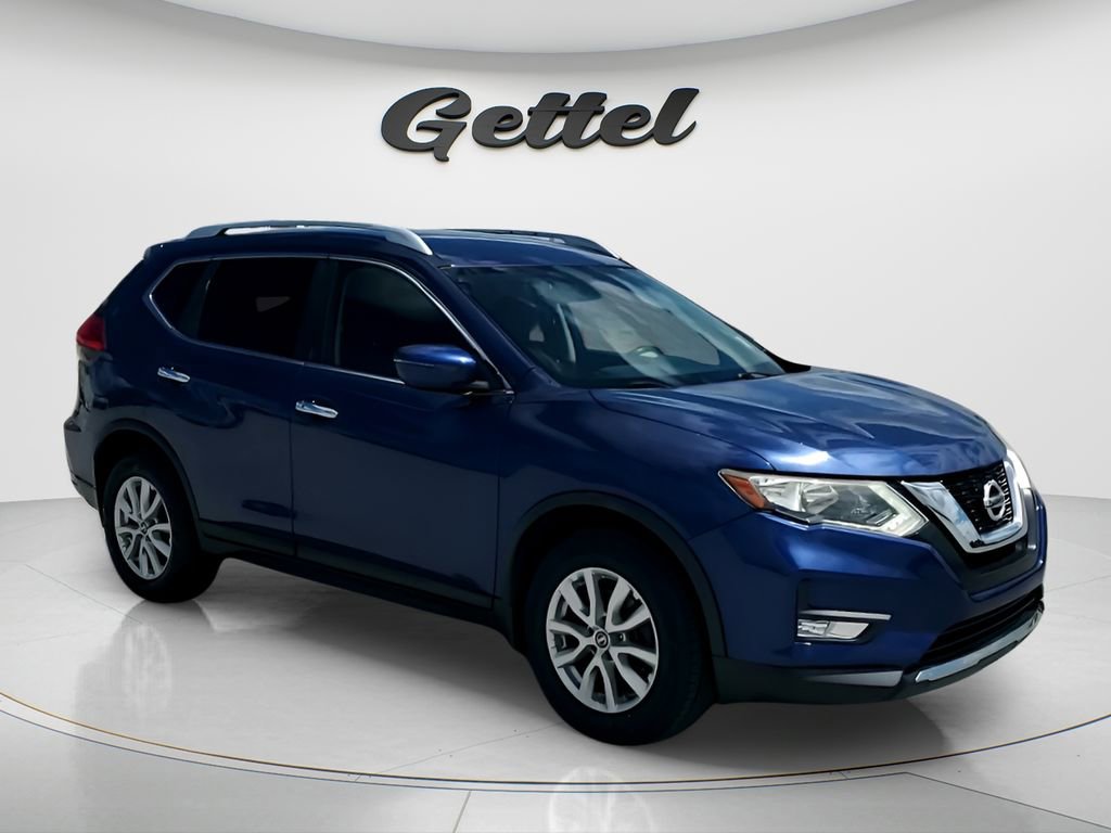 Used 2017 Nissan Rogue SV image 3