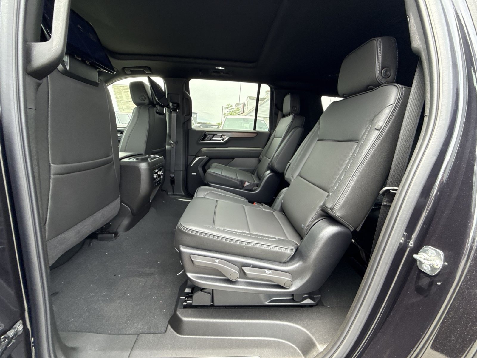 New 2026 GMC Yukon XL Denali w/ Denali Reserve Package AWD/4WD image 25