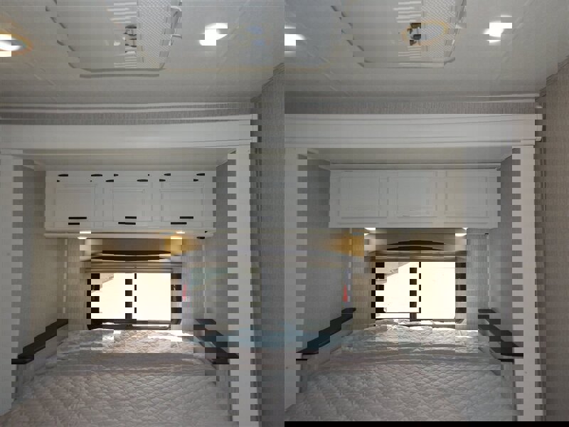 Used 2022 Ford E-450 and Econoline 450 Super Duty w/ Motorhome Prep Package image 34