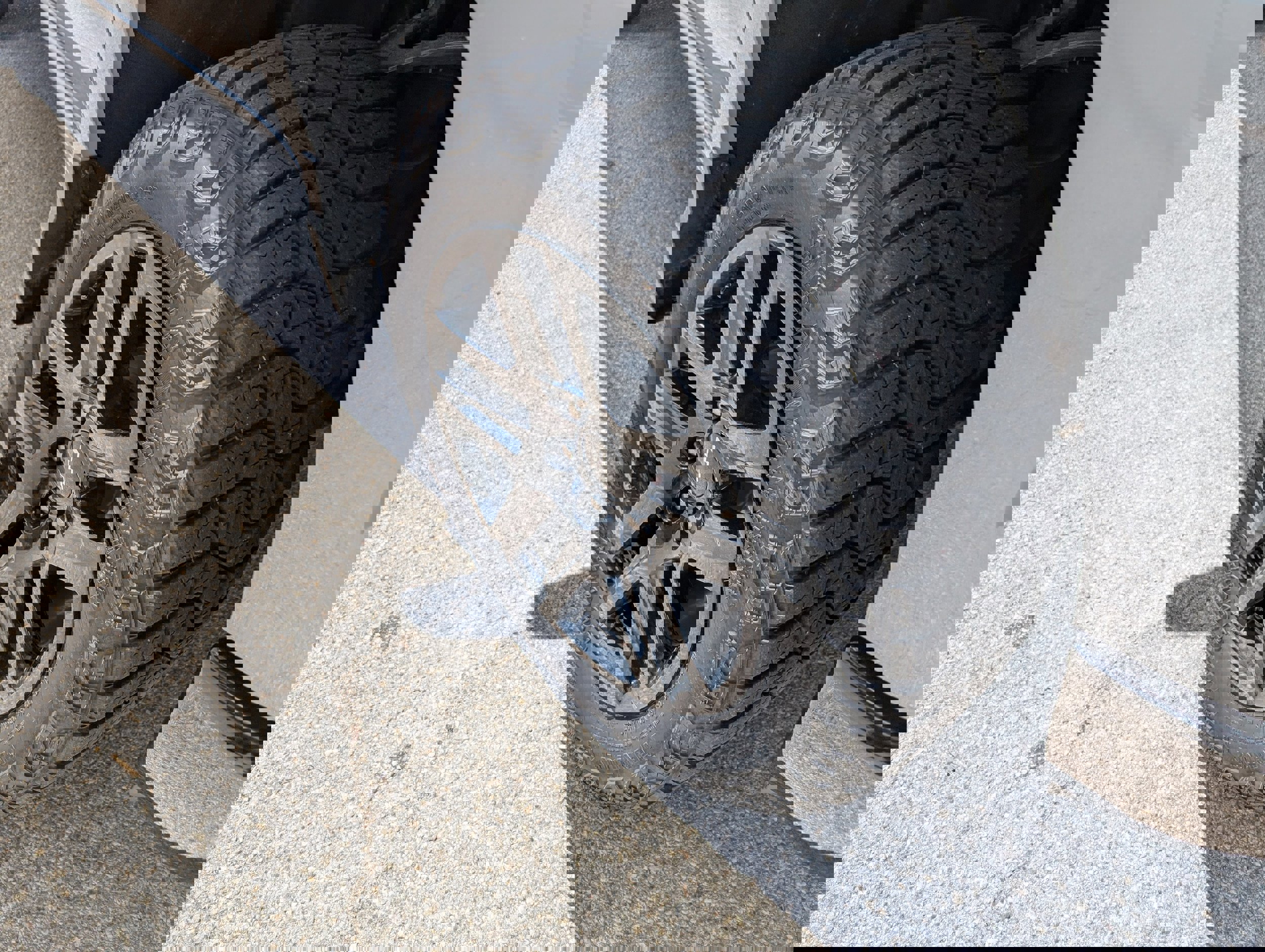 Used 2024 Chevrolet Silverado 1500 LT Trail Boss w/ Convenience Package II image 9